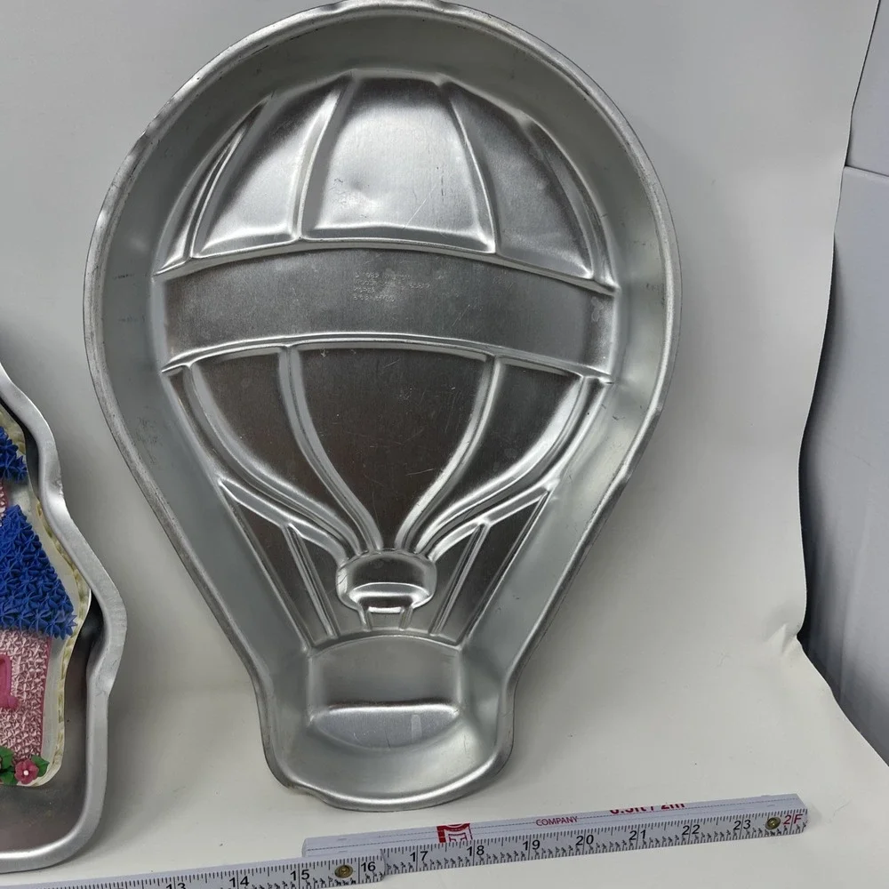 Lot Of 2 Wilton Cake Pans Enchanted Castle And Hot Air Balloon